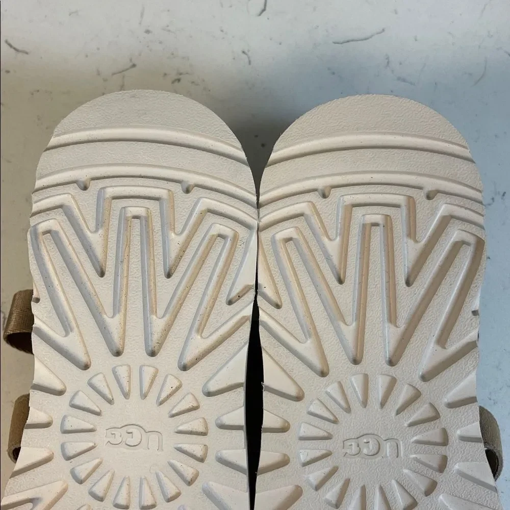 UGG Goldencoast Multis-trap Sandal 'Sand' Tan Sandals Mens 10 1153095